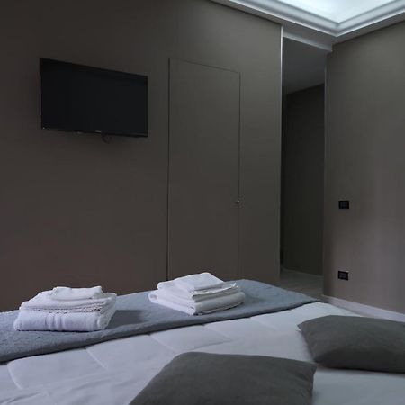 Royalty Rooms & Spa Napoli Esterno foto
