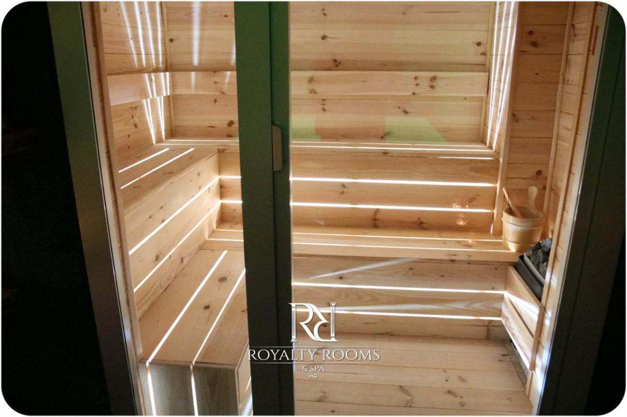 Royalty Rooms & Spa Napoli Esterno foto