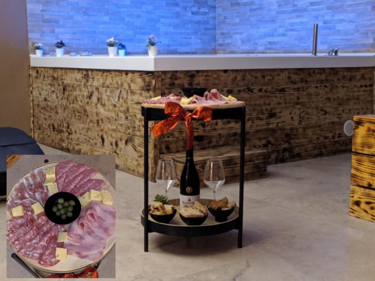 Royalty Rooms & Spa Napoli Esterno foto