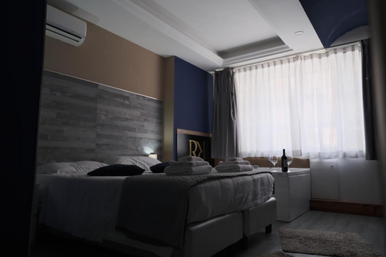 Royalty Rooms & Spa Napoli Esterno foto