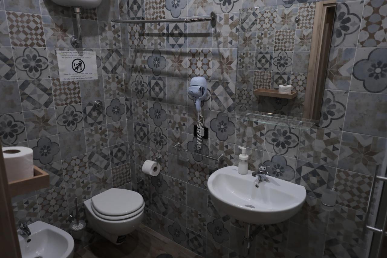 Royalty Rooms & Spa Napoli Esterno foto