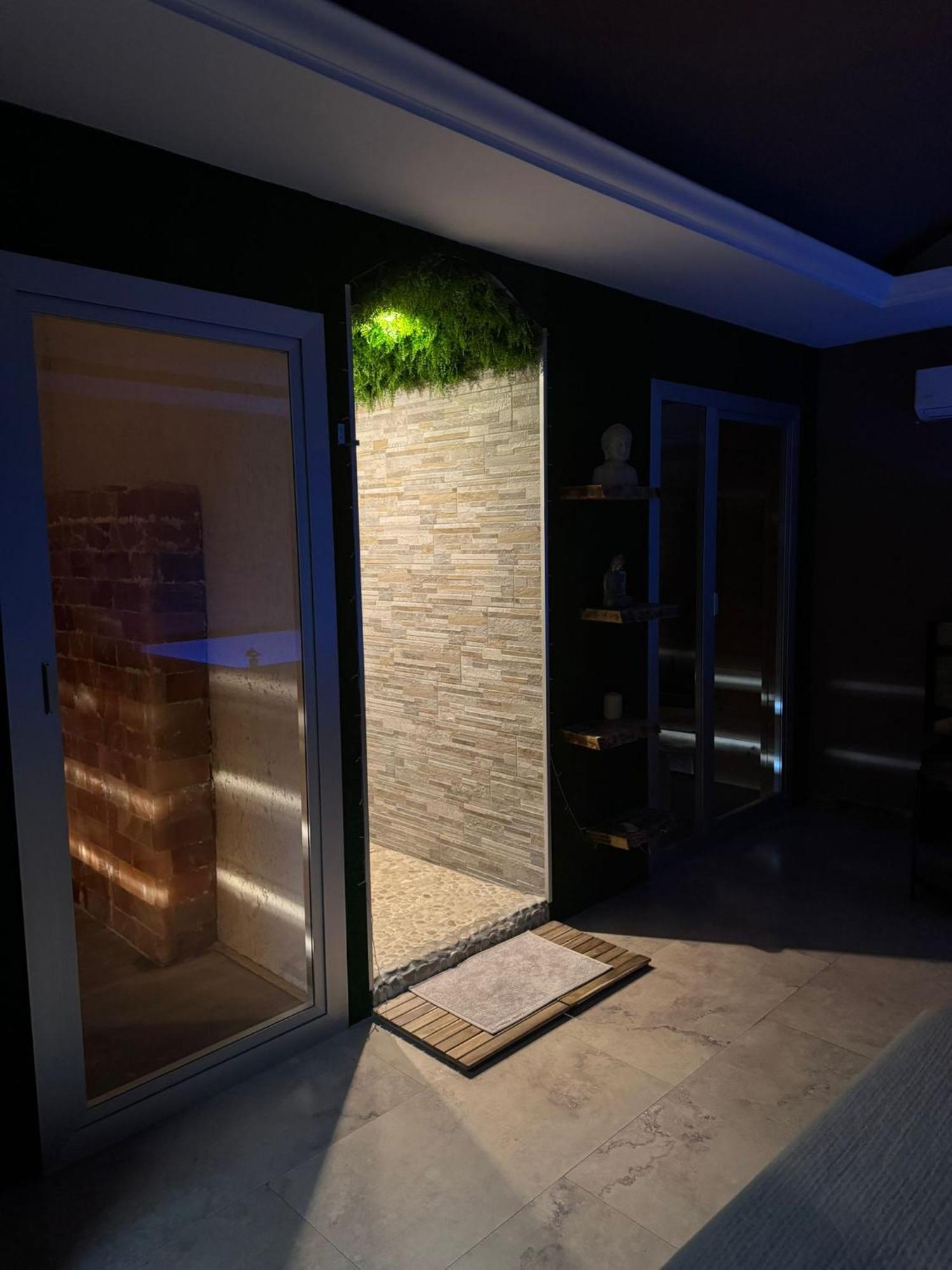 Royalty Rooms & Spa Napoli Esterno foto
