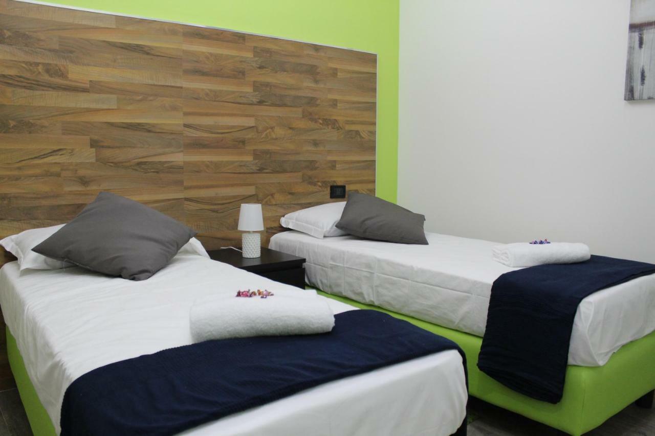 Royalty Rooms & Spa Napoli Esterno foto